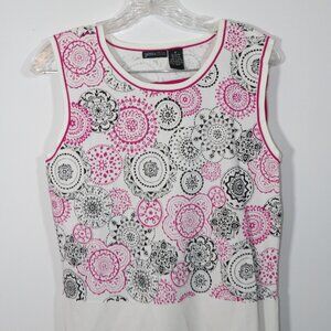 Yarns & Stitches sleeveless top white, pink, & black Woman's Shell Size Medium